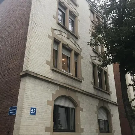Apartment Exklusive, Sanierte 2-zimmer-wohnung Mit Balkon Und Einbaukuche In *